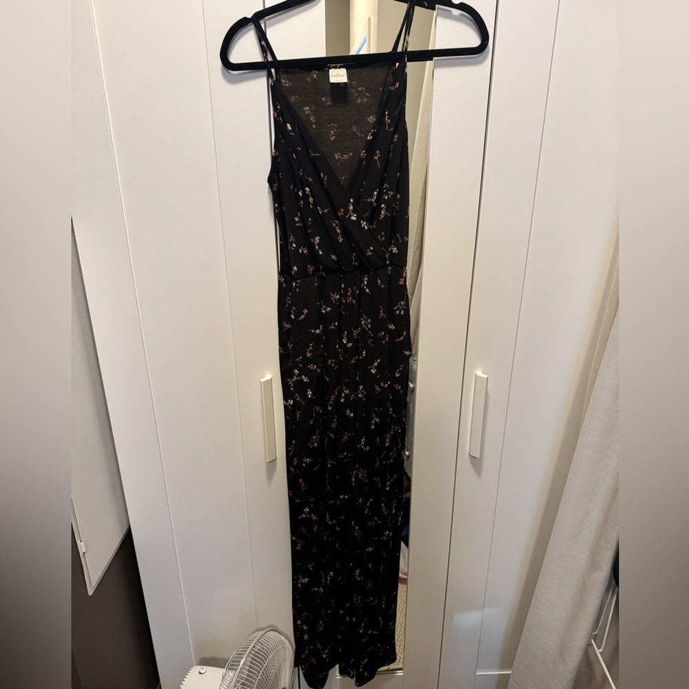 Flowy Floral Jumpsuit size M (black/mixed color)